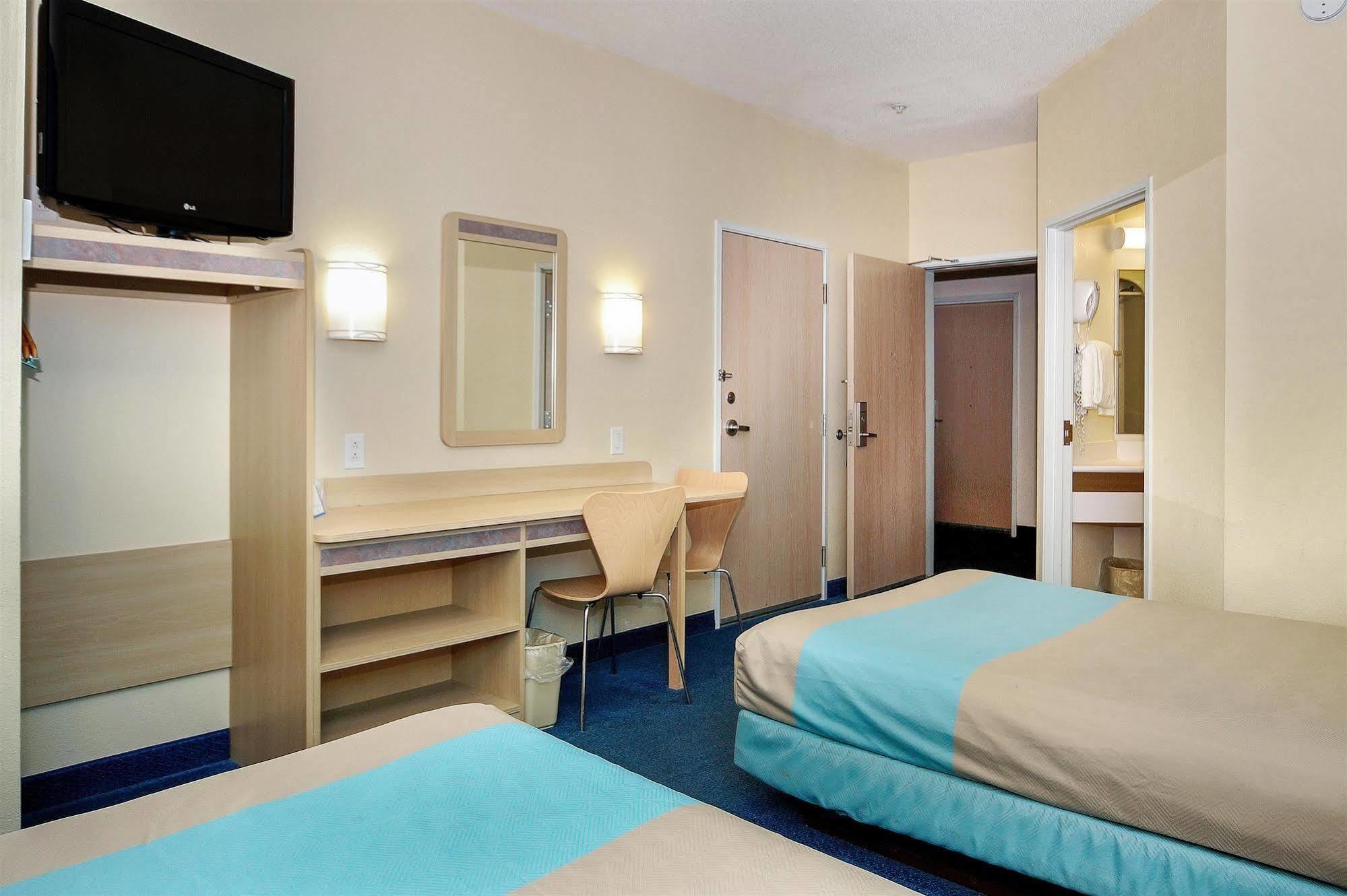 Motel 6-Peterborough, On Exteriér fotografie